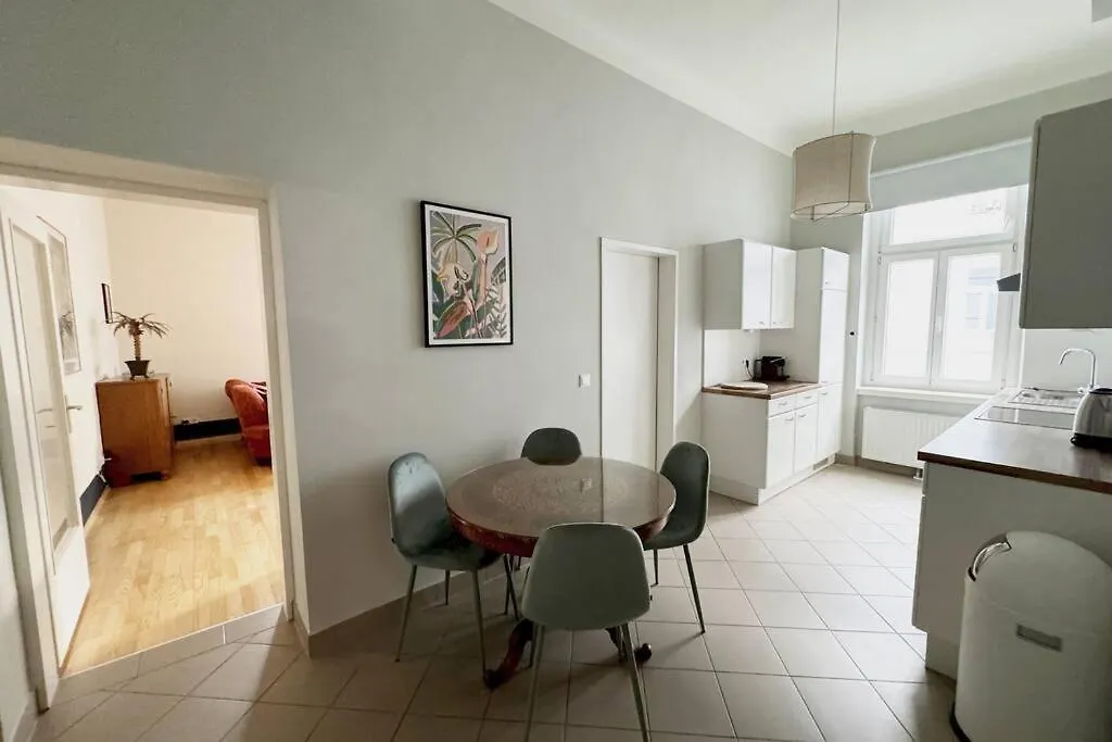 Apartment Neue, Gross & Gemuetliche Wohnung Mit Toller Anbindung Vienna